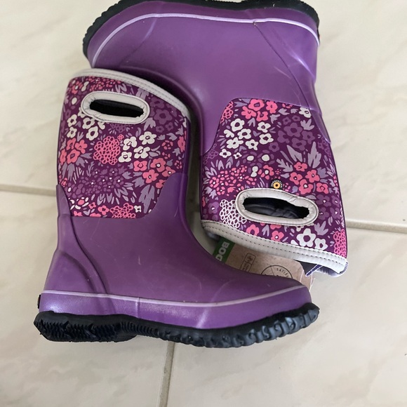 Bogs Classic Tall Youth Boots  Size 3 Purple Floral Stargazer  NEW - Picture 1 of 11